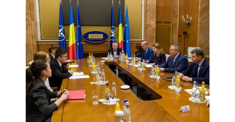 Premierul României și reprezentanții Consiliului Național al Elevilor au discutat despre asigurarea transportului gratuit al elevilor și noul pachet de legi ale educației