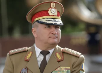 Generalul Daniel Petrescu, cu ocazia Zilei Armatei României: „Traversăm o perioadă când garda trebuie să rămână sus și puternică, pavăză a poporului pe care îl slujim”