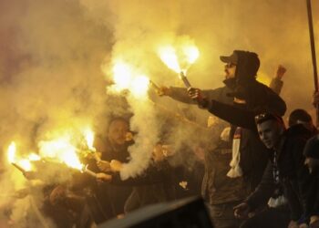 Gruparea Mobilă de Jandarmi Ploiești a depistat 10 suporteri care aveau asupra lor materiale pirotehnice la meciul de fotbal Petrolul Ploiești – FCSB