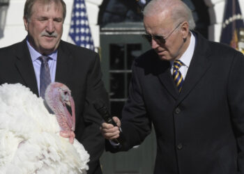 Președintele Joe Biden a grațiat doi curcani înainte de Ziua Recunoștinței