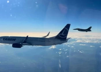 Forțele Aeriere Române au executat o misiune de însoțire aeriană a aeronavei TAROM care a asigurat transportul delegației NATO la București