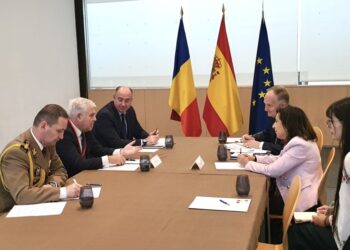 Miniștii apărării române și spaniole au avut o întrevedere bilaterală în localitatea Castellon de la Plana din Spania