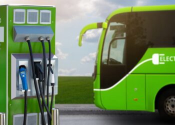 Ministrul Cseke Attila a semnat 25 de noi contracte finanțate prin PNRR, pentru infrastructura de transport verde