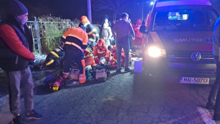 Grav accident rutier pe o trecere de pietoni din Petroșani. Șase copii au fost loviți de un conducător auto beat și fără permis