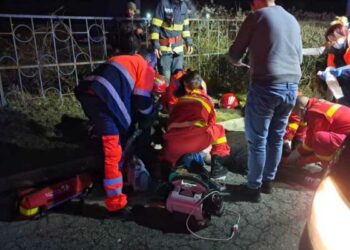 Tânărul care a dat cu mașina peste șase copii aflați pe o trecere de pietoni din Petroșani a fost arestat preventiv. Un copil de 11 ani a murit