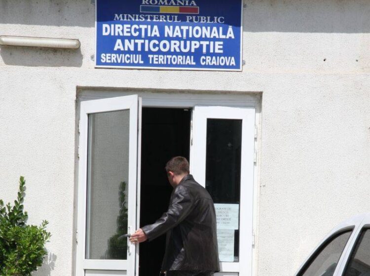 DNA Craiova l-a trimis în judecată pe un bărbat pentru că a încearcat să obțină fonduri europene pe nedrept