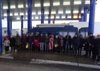 Polițiștii și procurorii DIICOT au destructurat un grup infracțional de traficanți de migranți din Dolj