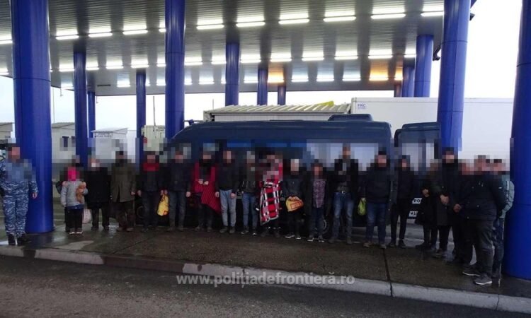 Polițiștii și procurorii DIICOT au destructurat un grup infracțional de traficanți de migranți din Dolj