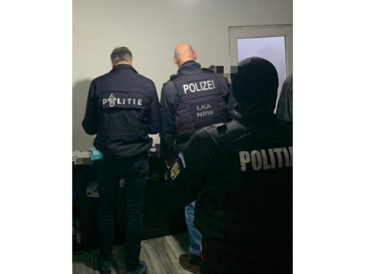 Polițiștii din România, Olanda, Polonia și Germania au făcut echipă pentru destructurarea unui grup de traficanți de droguri