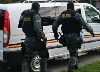 10 percheziții efectuate în județul Arad, într-un dosar de înșelăciune