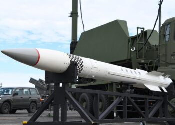 Vor să ne bage în război! România va construi o fabrică de rachete Patriot SAM la Ploiești!