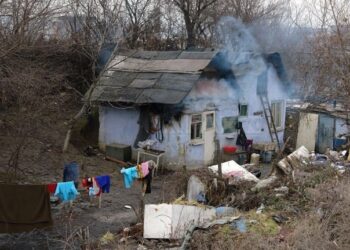 UE, paralelă cu realitatea românilor de la țară! Vrea înlocuirea tuturor celor 3,5 milioane de sobe tradiționale cu centrale pe bază de peleți sau de biomasă!