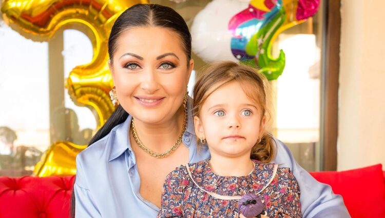 Aroganță maximă! Câte mii de euro a plătit Gabriela Cristea pentru penarul fiicei sale din clasa 0: „E cam scumpuț ăsta, mama!”