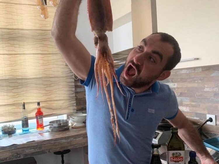 Cine e interlopul care a închis Taverna Racilor? L-a reclamat pe Pescobar după ce a făcut toxiinfecție!
