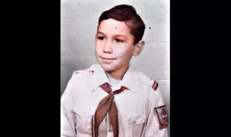 Recunoști băiețelul din imagine? Tocmai a împlinit 50 de ani!