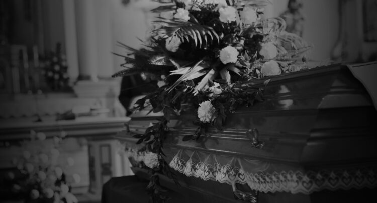 Ghid pentru alegerea unei firme de servicii funerare