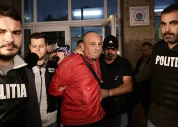 O femeie a murit după ce a fost stropită cu benzină și incendiată chiar de către nepotul ei!