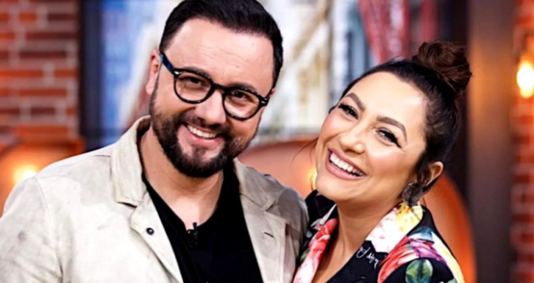 Să îți transformi copiii în vedete și după aia să te superi că lumea îndrăznește să aibă păreri despre talentul lor – asta înseamnă să fii mare vedetă în România!