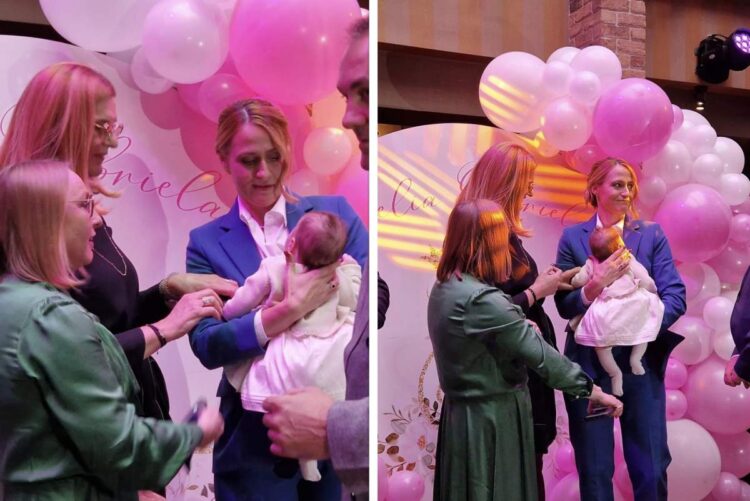 Camelia Potec şi-a botezat cea de a doua fetiţă în mare secret! Cum s-a distrat fosta mare înnotătoare?