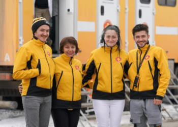Caravana medicală AUR, speranță pentru mii de români. Consultații gratuite pentru o gamă largă de specializări, în spitalul mobil