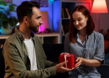 Sugestii inedite de cadouri de 8 Martie pentru persoanele dragi din viața ta