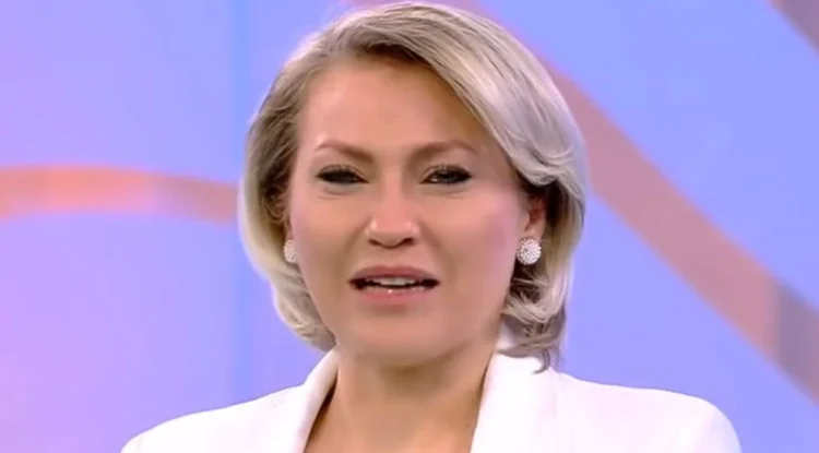 Mirela Vaida, regina frumuseții pe micul ecran, vrea să devină mamă pentru a patra oară! Soțul nici nu vrea să audă