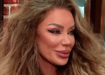 Preafrumoasa Bianca Drăgușanu, care seamănă tot mai mult cu Sophia Loren când avea 20 de ani, s-ar întâlni și cu un tip cu Octavia, dacă ăsta ar fi numele yachtului lui