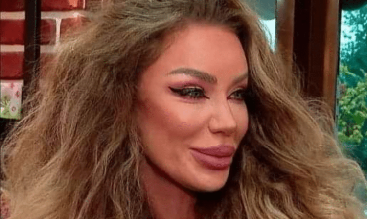 Preafrumoasa Bianca Drăgușanu, care seamănă tot mai mult cu Sophia Loren când avea 20 de ani, s-ar întâlni și cu un tip cu Octavia, dacă ăsta ar fi numele yachtului lui