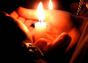 Lumina Sfântă va fi adusă în județul Suceava de la Ierusalim, pentru al 15-lea an la rând