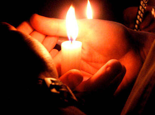 Lumina Sfântă va fi adusă în județul Suceava de la Ierusalim, pentru al 15-lea an la rând