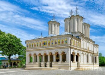 Bombă la Catedrală? Un bărbat a sunat la 112