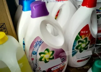 O afacere curat-murdară! Polițiștii suceveni au confiscat o cantitate uriașă de detergenți contrafăcuți