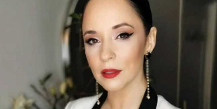 Preafrumoasa Andreea Marin, care la 49 de ani arată ca o studentă de 19 ani în finala la Miss Univers, va rămâne și peste încă 49 de ani tot cea mai frumoasă din țară
