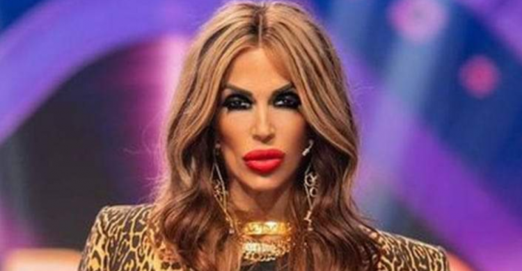 Raluca Bădulescu, care a atins perfecțiunea cu frumusețea ei totală și nu mai poate scăpa de atenția bărbaților, se mărită sperând că măcar asta o va scăpa