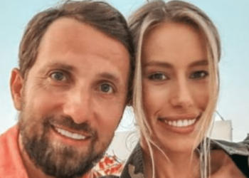 Dani Oțil, după care tânjesc femeile ca după Julio Iglesias în tinerețe, chiar dacă el e acum însurat, ar putea trăi pe banii soției la valoarea lui