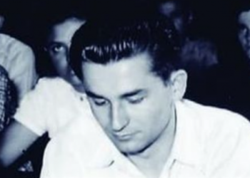 Ion Iliescu, care în tinerețe făcea furori cu frumusețea lui și semăna din profil cu Elvis Presley, putea avea orice femeie, cu condiția să fie muncitoare