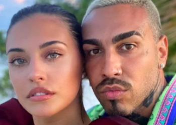Frumosul Alex Velea, care seamănă cu Johnny Depp la frumusețe și cu Julio Iglesias la talent și succes internațional, este ca și căsătorit și nu acceptă avansuri de la doamne