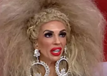 Raluca Bădulescu, amazoana României care la 49 de ani seamănă cu Carmen Electra când era tânără și mergea la salon, și-a închis balconul