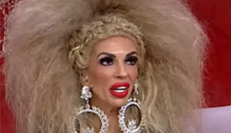 Raluca Bădulescu, amazoana României care la 49 de ani seamănă cu Carmen Electra când era tânără și mergea la salon, și-a închis balconul