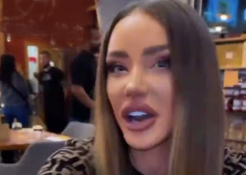 Frumoasa actriță Bianca Drăgușanu, al cărei zâmbet de Hollywood ridică toate sălile în picioare, este rugată să zâmbească mai rar, ca să mai stea și lumea jos