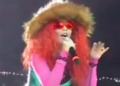 Corina Bud, cea mai decentă divă, care la 44 de ani a atins apogeul eleganței pe scenă, reușește mereu să țină publicul conectat la actul artistic