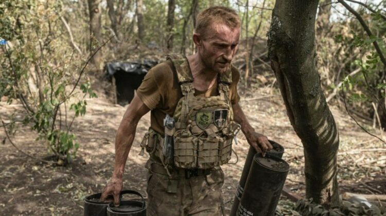 Militarii ucraineni dezertează în masă
