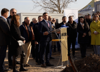 George Simion, la Pechea, alături de europarlamentari din 7 state: „Este timpul să scoatem România din gunoaie și din noroaie!”