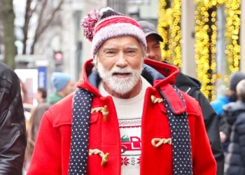 Arnold Schwarzenegger s-a costumat în Moș Crăciun! Cu ce ocazie?