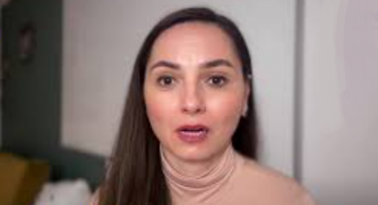 Preafrumoasa președintă a POT ține trei zile de post cu apă de bucurie că a trecut pragul electoral. Se pregătește așa și pentru sărăcia care va urma…