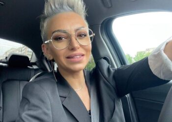 Giulia Anghelescu, cea mai frumoasă cântăreață din România, a făcut o urare specială pentru un membru al familiei! Ce fotografii de colecție a publicat