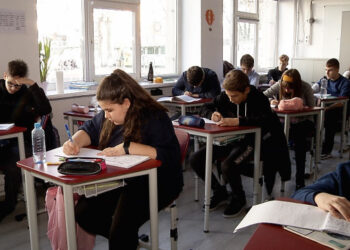 România, educată ca în SUA! Elevii îşi vor putea schimba clasa şi vor alege 15% din materii