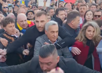 Suntem mulți cu două facultăți absolvite care susținem pe domnul președinte Călinescu!