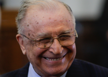 Ion Iliescu: “L-am cunoscut pe meșterul care a făcut coiful dacic. Dar nu mai trăiește”