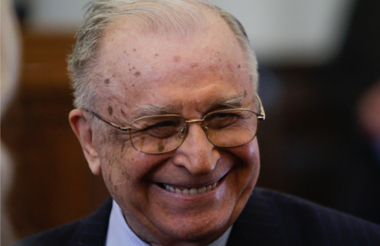 Ion Iliescu: “L-am cunoscut pe meșterul care a făcut coiful dacic. Dar nu mai trăiește”